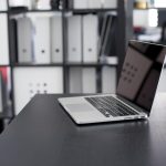 Holding pour une TPE rentable : le vrai calcul